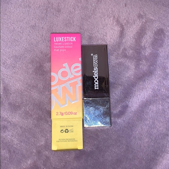 Models own - Picture 3 of 4